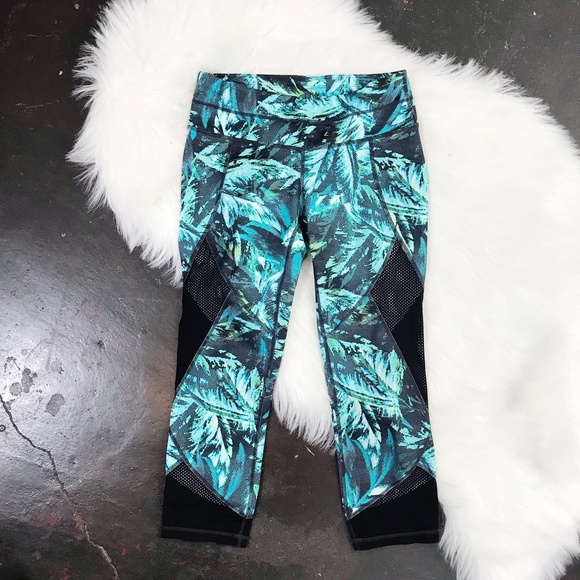 Athleta Pants - SOLD! Athleta Napali Mesh Sonar Capri Palm Mesh